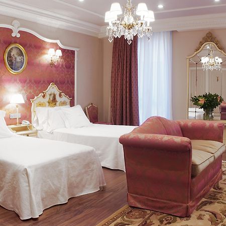 Gran Hotel La Perla Pamplona Zimmer foto