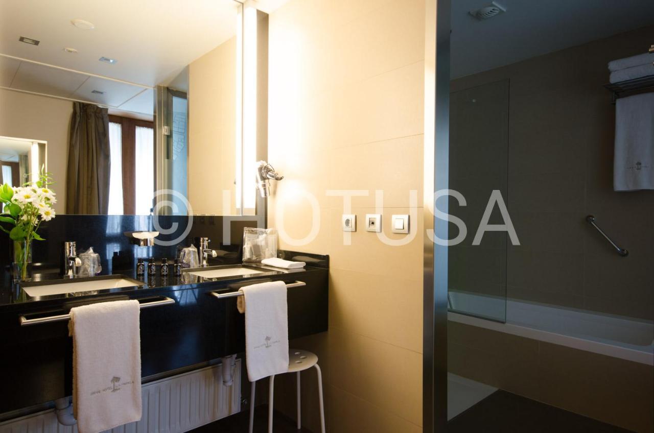 Gran Hotel La Perla Pamplona Exterior foto Bathroom